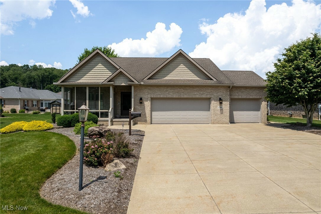 Property Photo: 1788 Hankins Road NE OH 44646