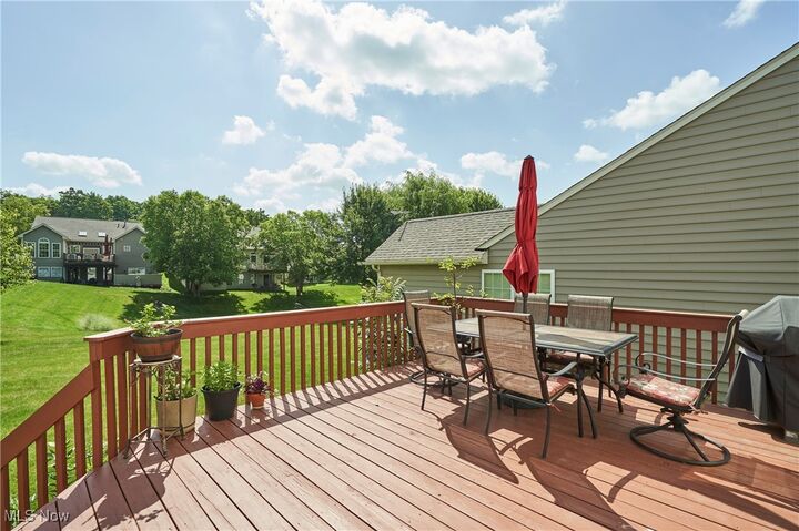 Property Photo: 933 Alder Run Way OH 44333