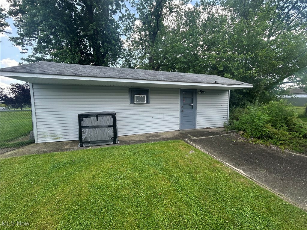 Property Photo: 2413 Oregon Avenue OH 44509