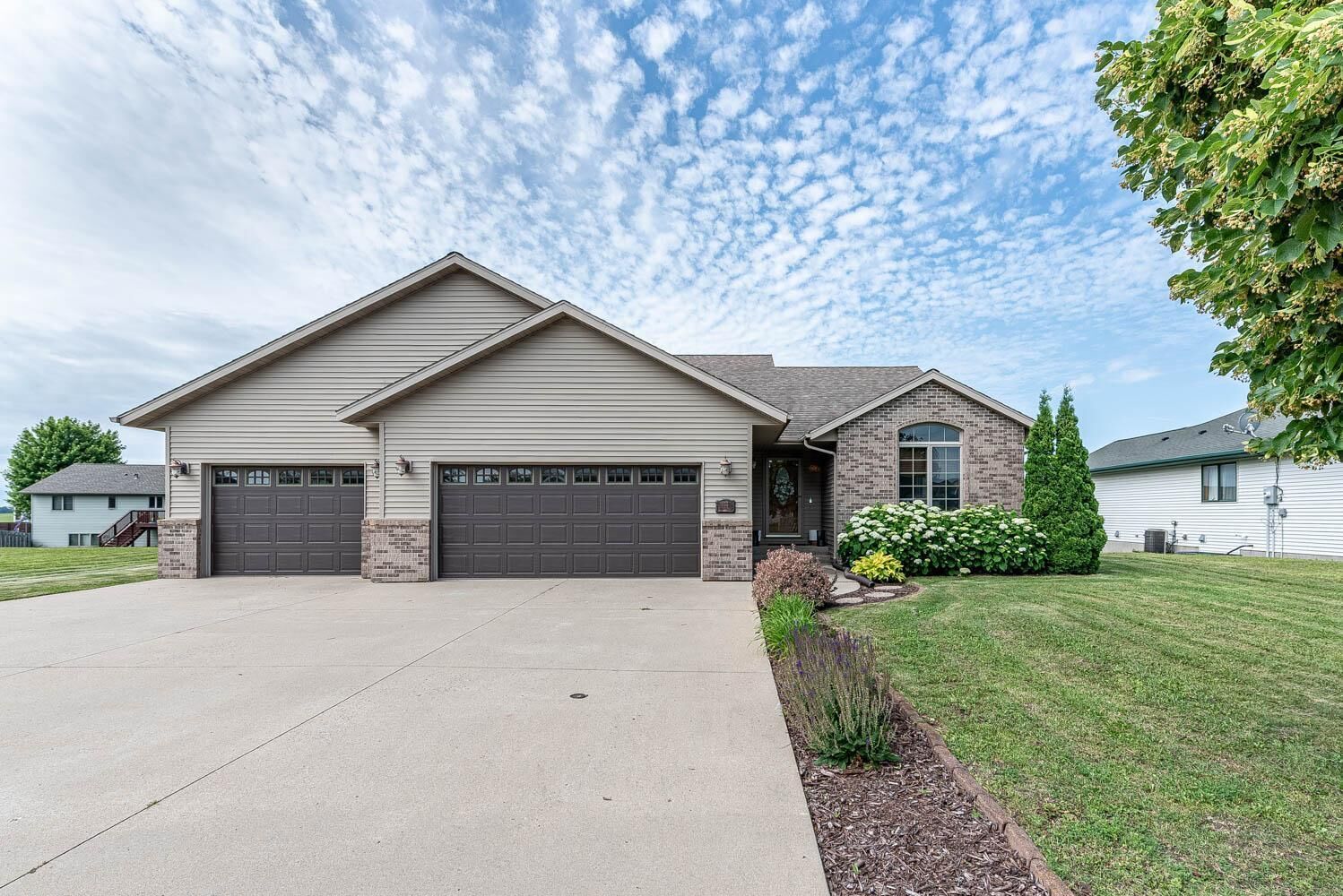 Property Photo:  133 Copperfield Drive  MN 56001 