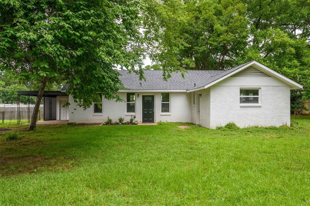 Property Photo: 1920 McCutcheon Avenue LA 71108