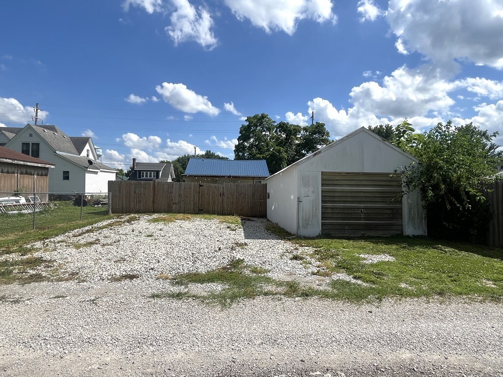 Property Photo: 115 Polk Street MO 64601