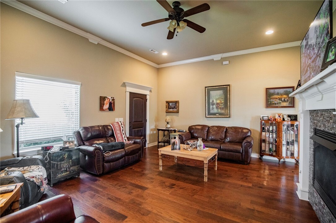 Property Photo: 709 Dollar Street AR 72718