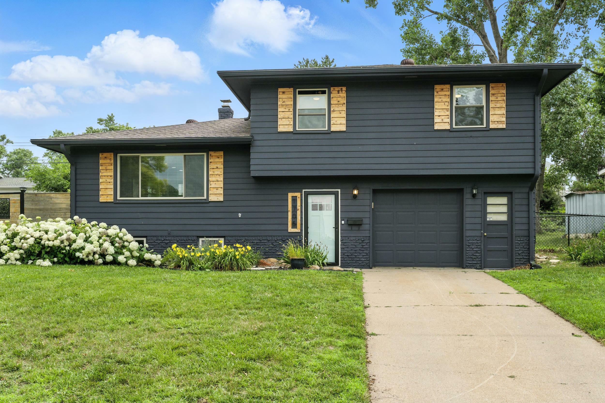 1705 Hillside Drive  Omaha NE 68114 photo