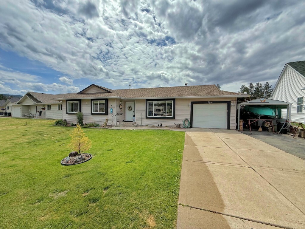 Property Photo: 8 Eagle Crescent BC V0X 1W0