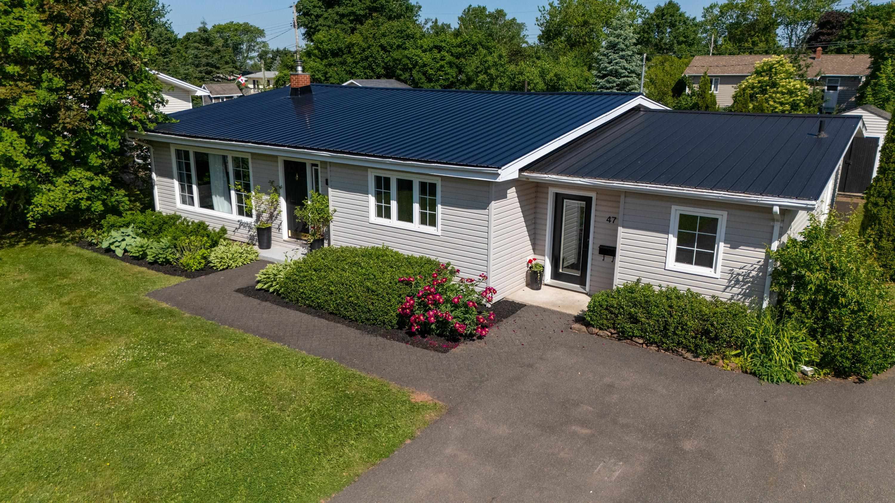 Property Photo: 47 Seaview Boulevard PE C1A 2Z4