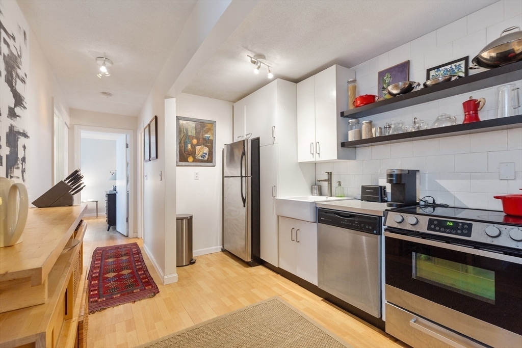 Property Photo:  800 Bearses Way 5ec  MA 02601 