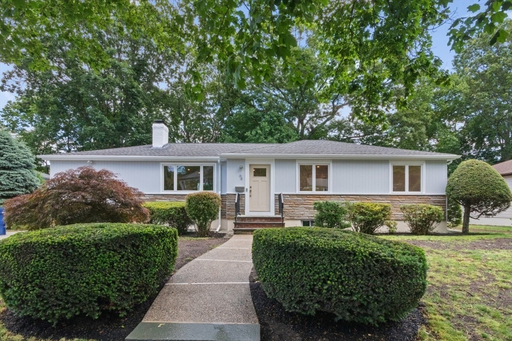 Property Photo: 94 Selwyn Rd MA 02461
