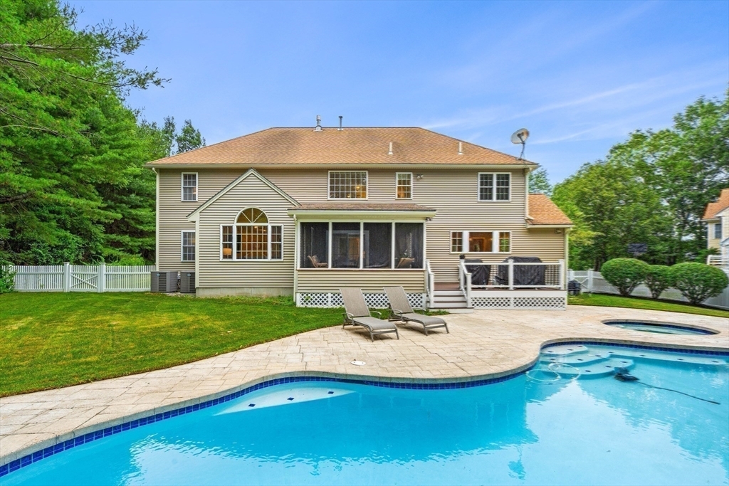 Property Photo: 9 Jack Rabbit Ln MA 01886
