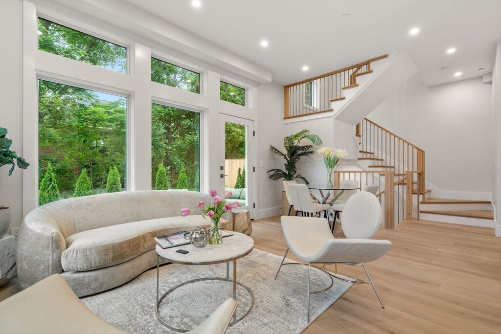 Property Photo:  2202 Commonwealth Ave 1  MA 02466 