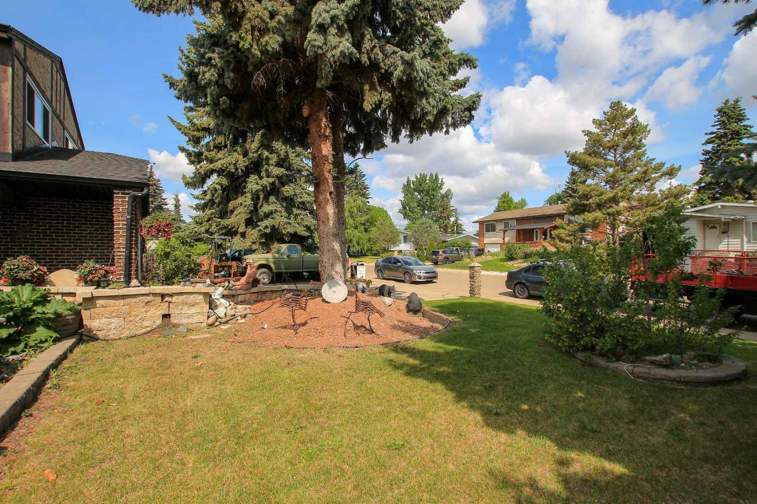 Property Photo: 39 Allan Street AB T5R 1A6