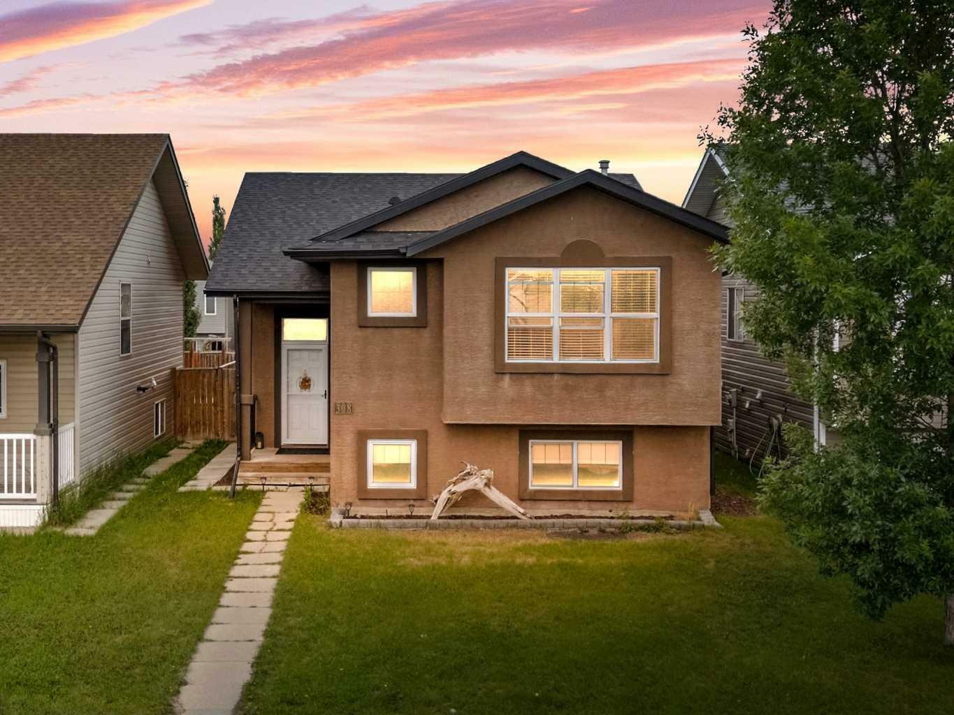 308 Lancaster Drive  Red Deer AB T4R 3R7 photo