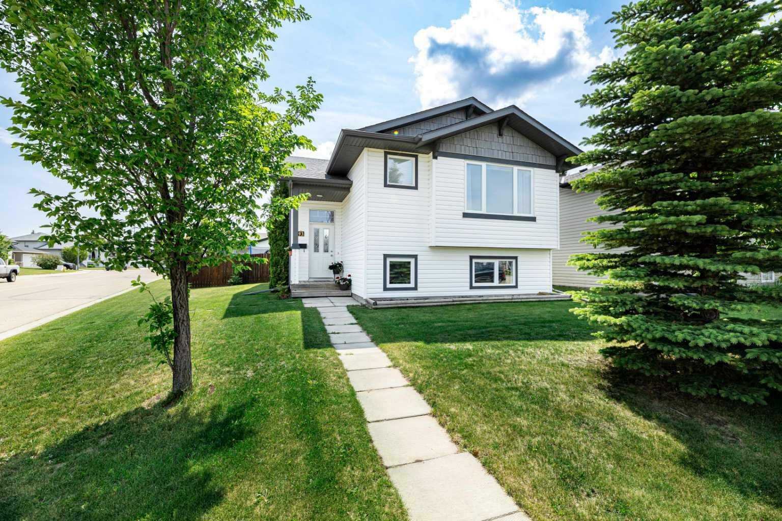 93 Woodland Drive  Lacombe AB T4L 2L5 photo