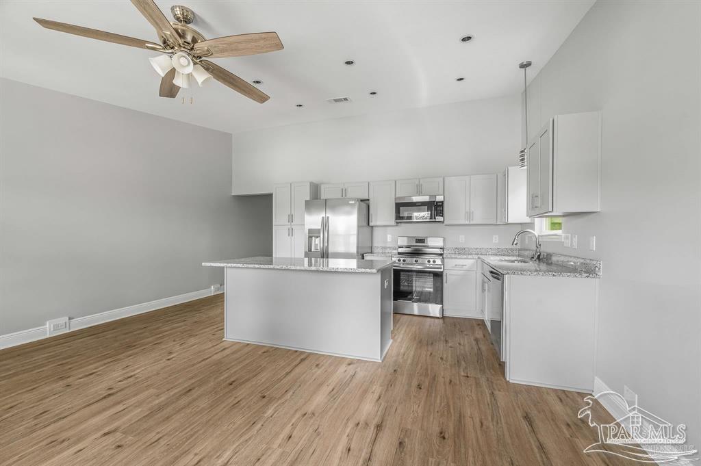 Property Photo: 1910 N Tarragona St FL 32503