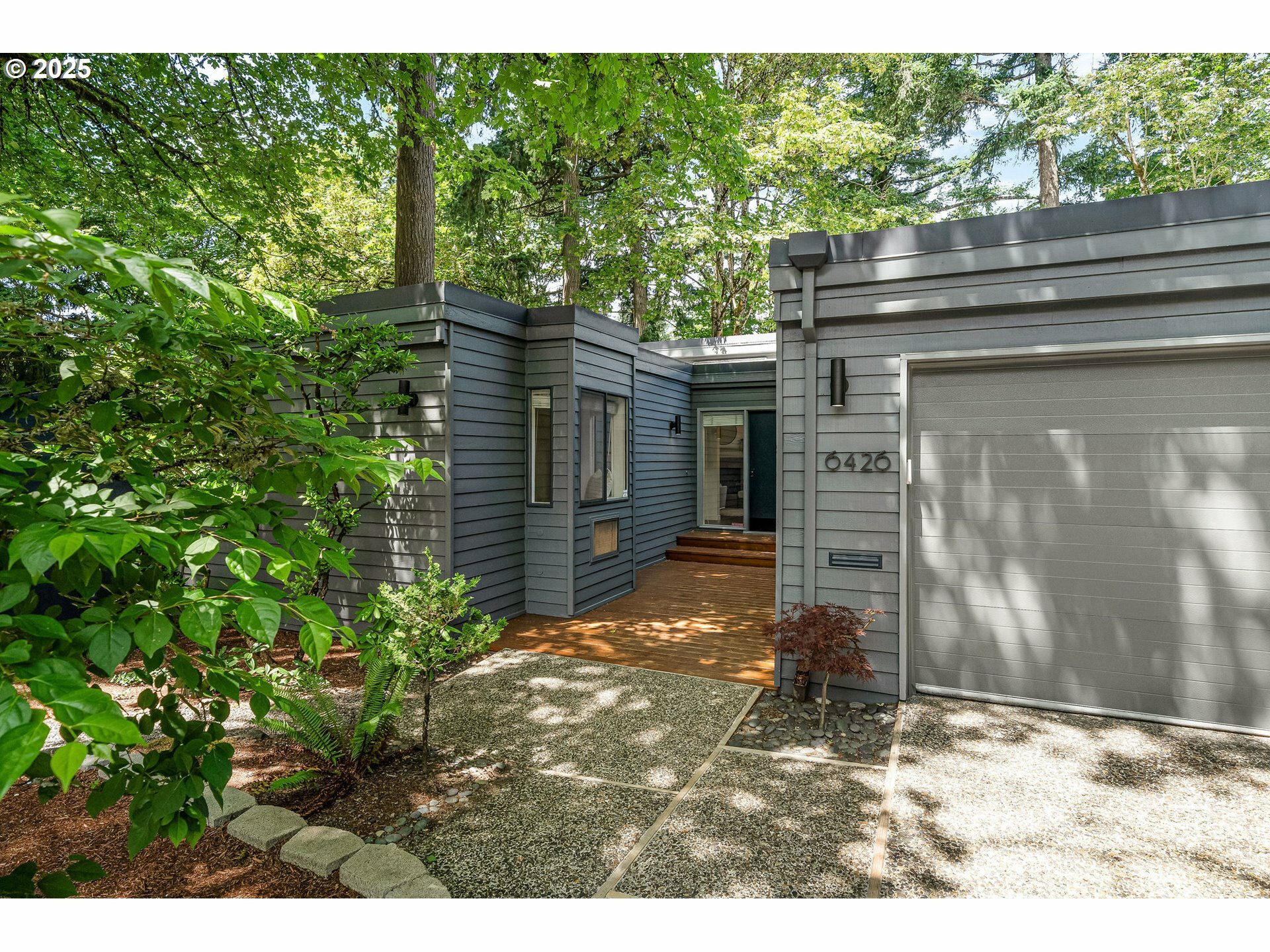 Property Photo: 6426 SW Burlingame Pl OR 97239