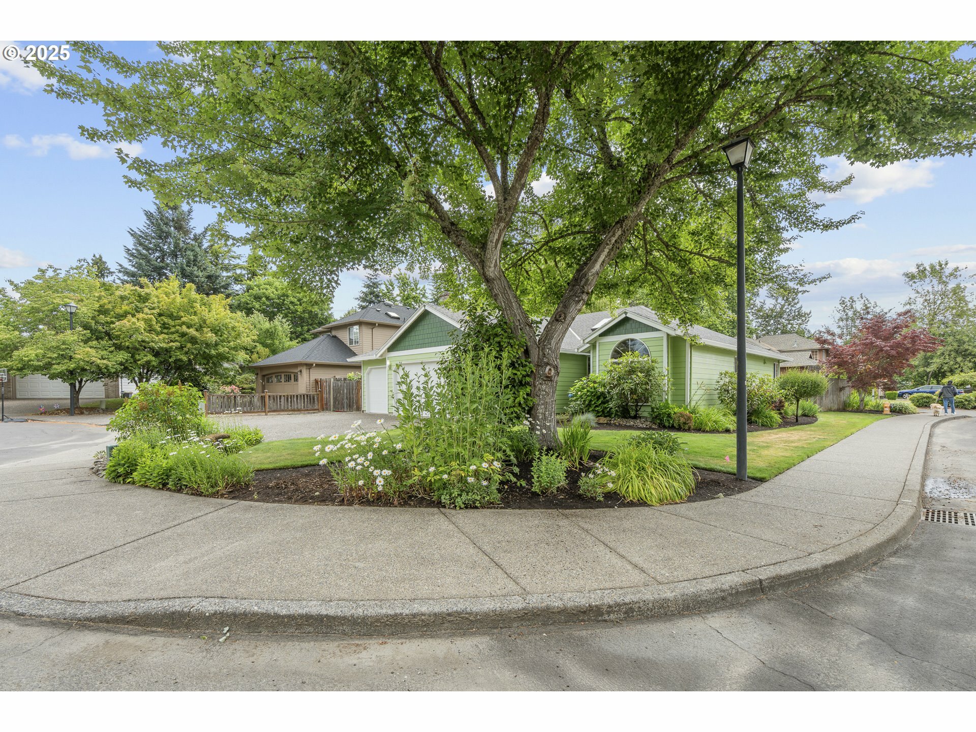 Property Photo: 16408 SW 107th Ct OR 97224
