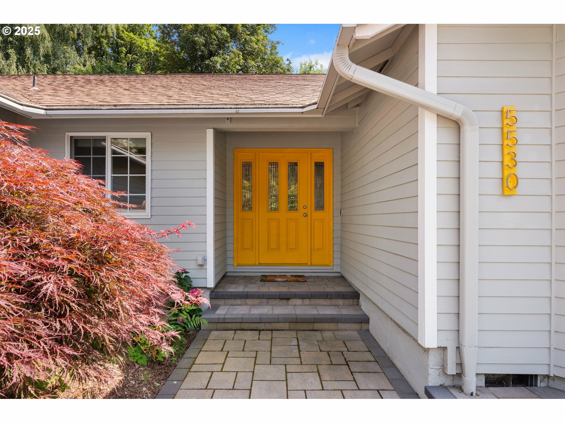 Property Photo: 5530 SW Coronado St OR 97219