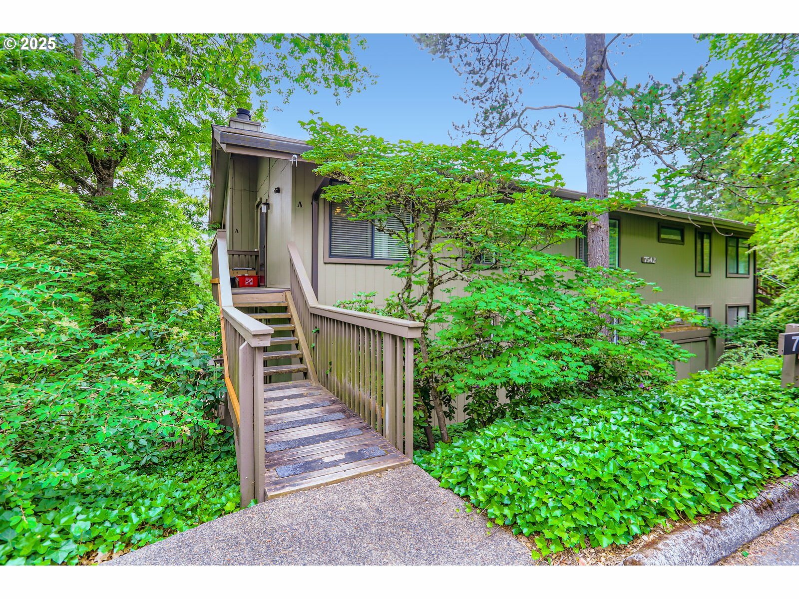 7542 SW Barnes Rd C  Portland OR 97225 photo