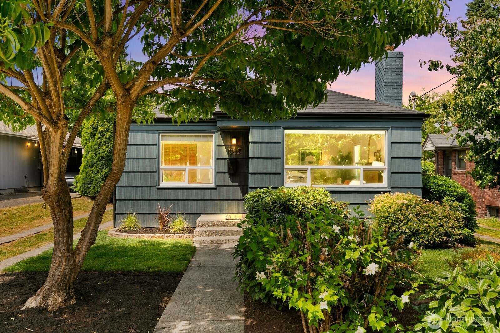 Property Photo: 1022 NE 94th Street WA 98115