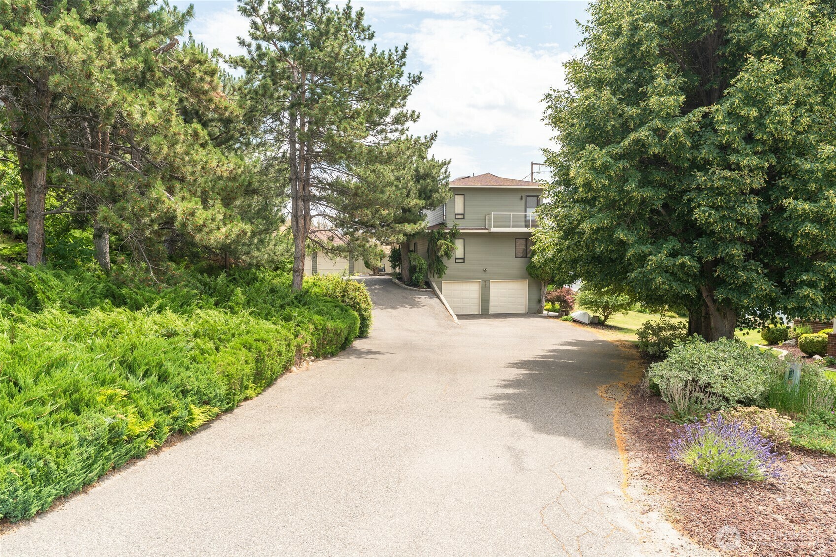 Property Photo: 217 Pinnacle Place WA 98816