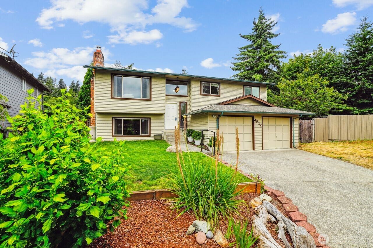 Property Photo:  4512 S 256th Place  WA 98032 