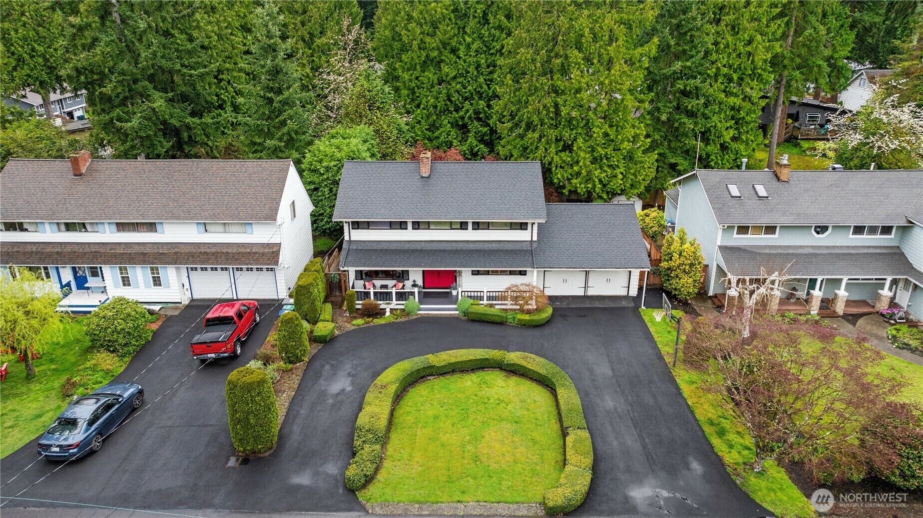 Property Photo: 12108 NE 66th Street WA 98033