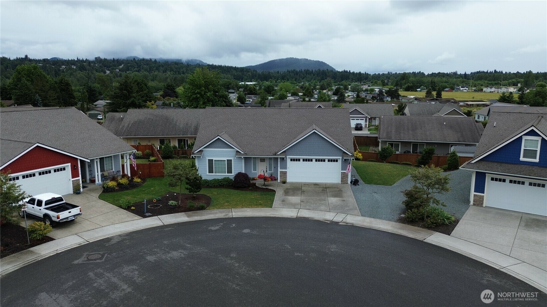 Property Photo: 2220 33rd Court WA 98273