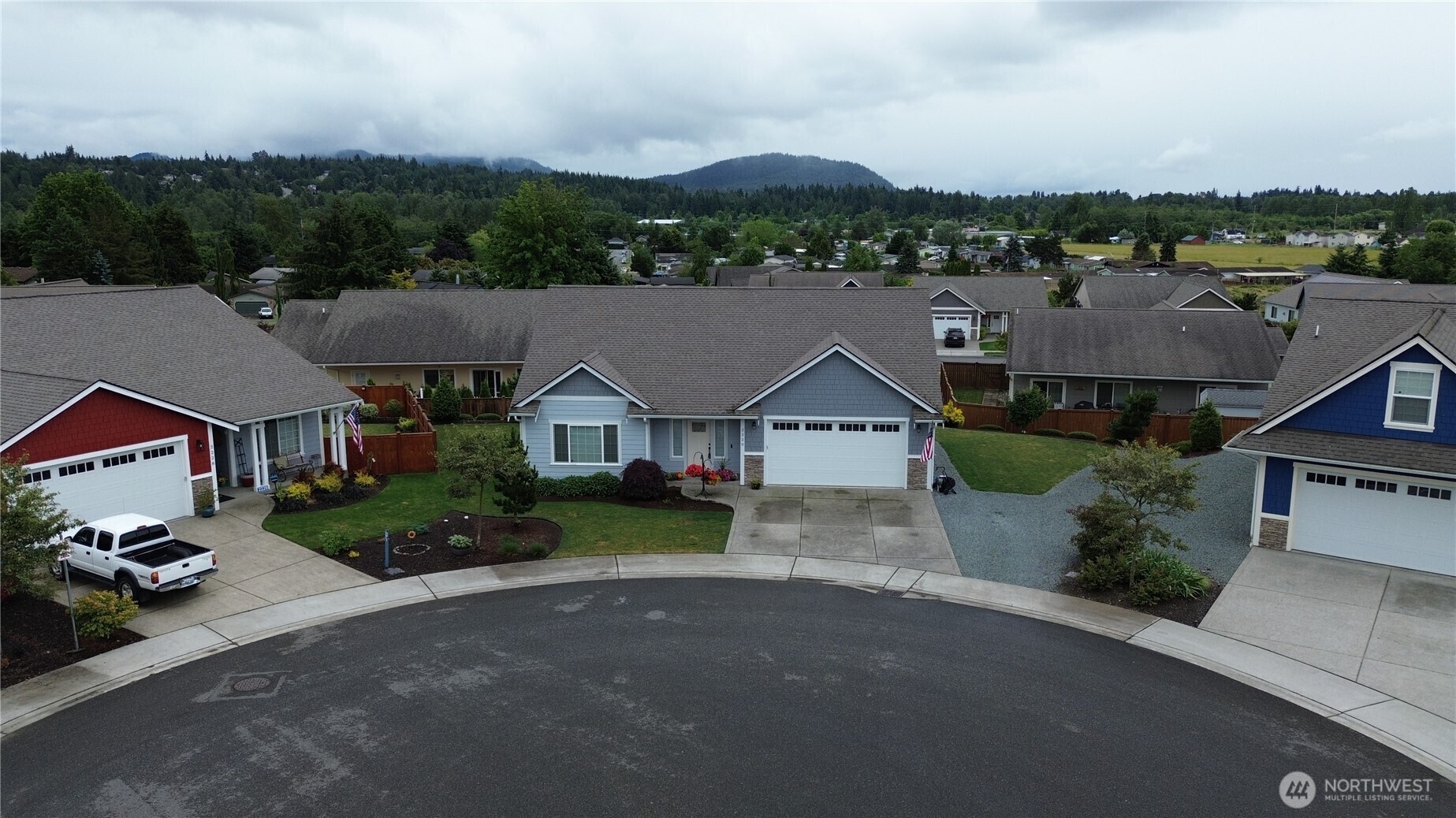 Property Photo: 2220 33rd Court WA 98273