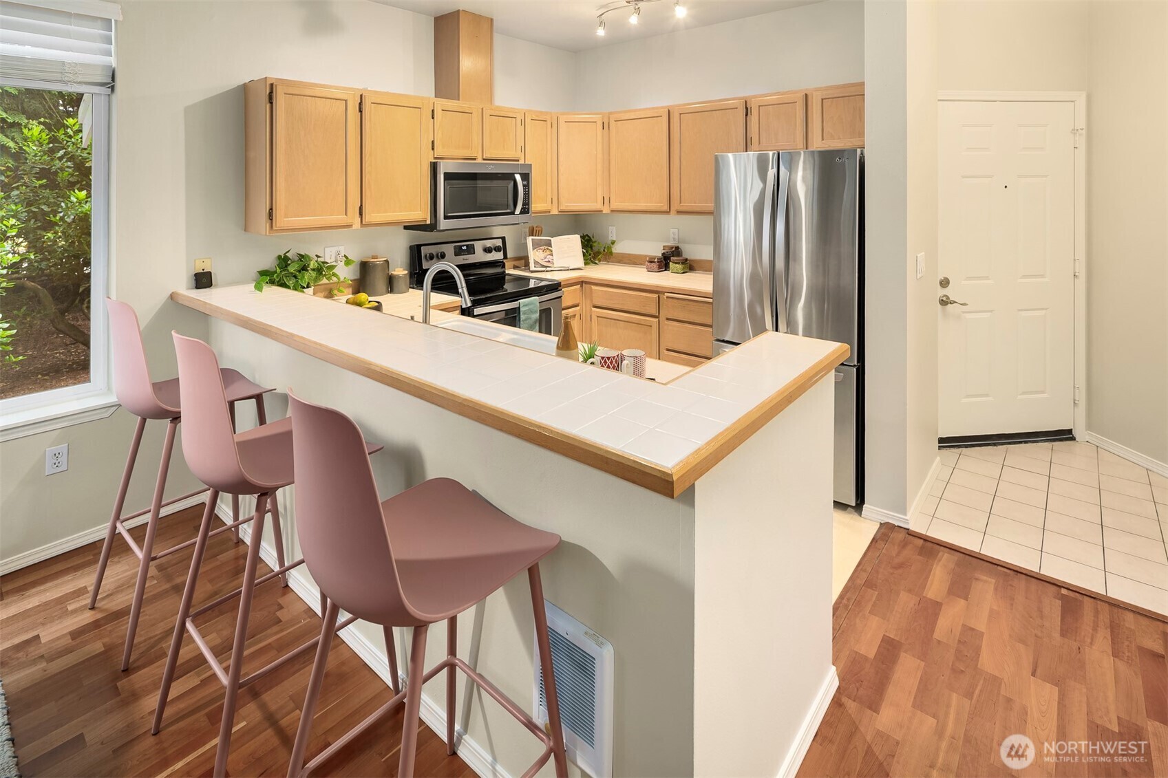 Property Photo: 5400 Harbour Pointe Boulevard C104 WA 98275