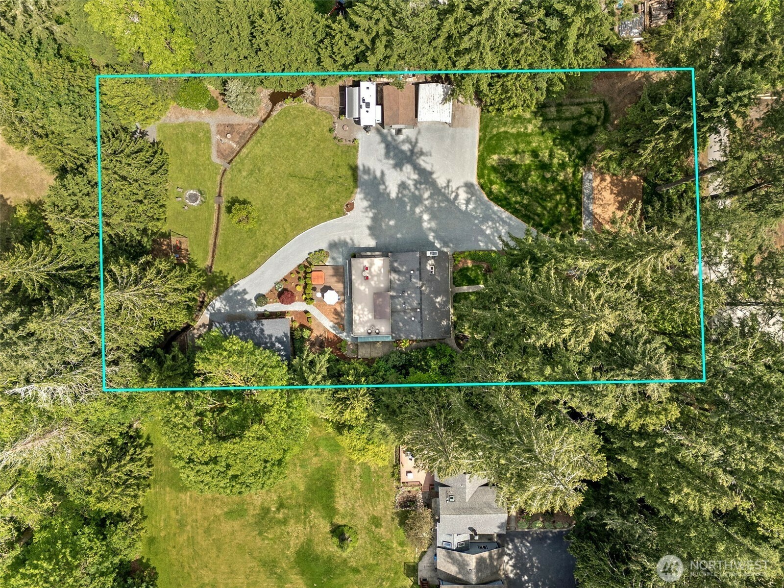 Property Photo:  14531  262 Avenue SE  WA 98027 