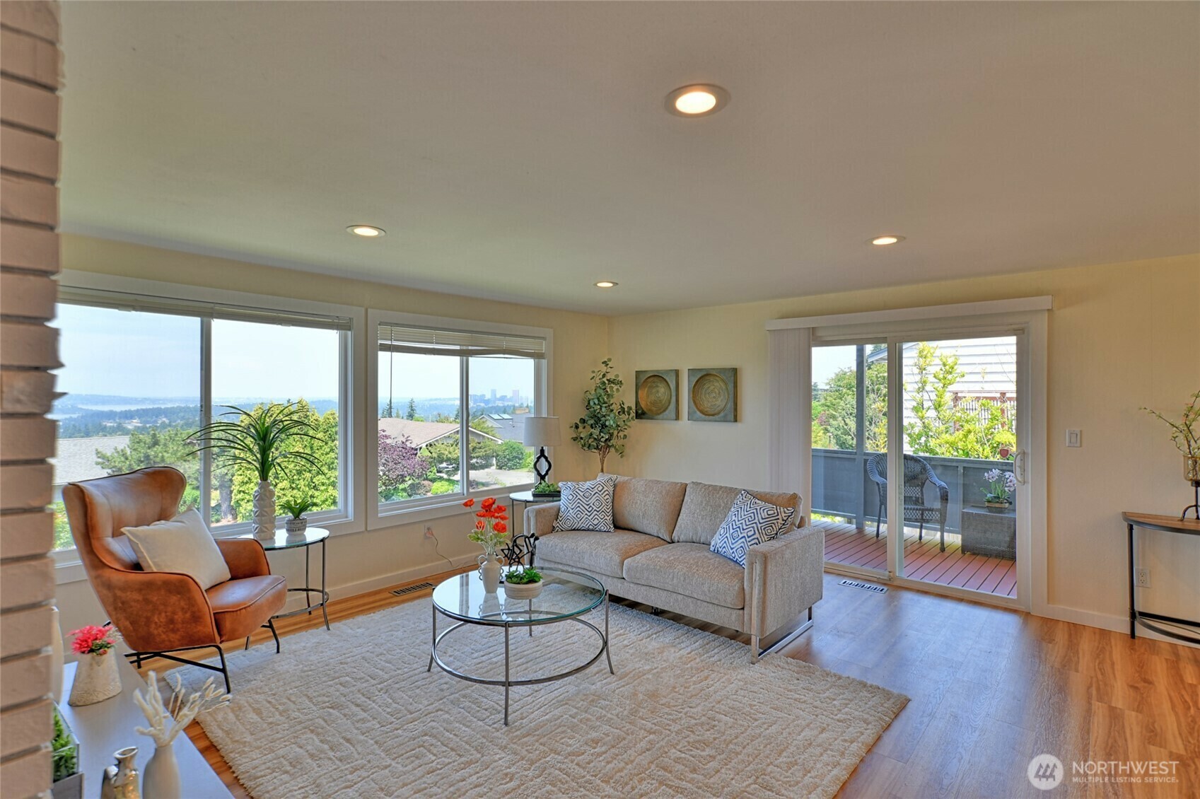 Property Photo:  4510  Somerset Drive SE  WA 98006 