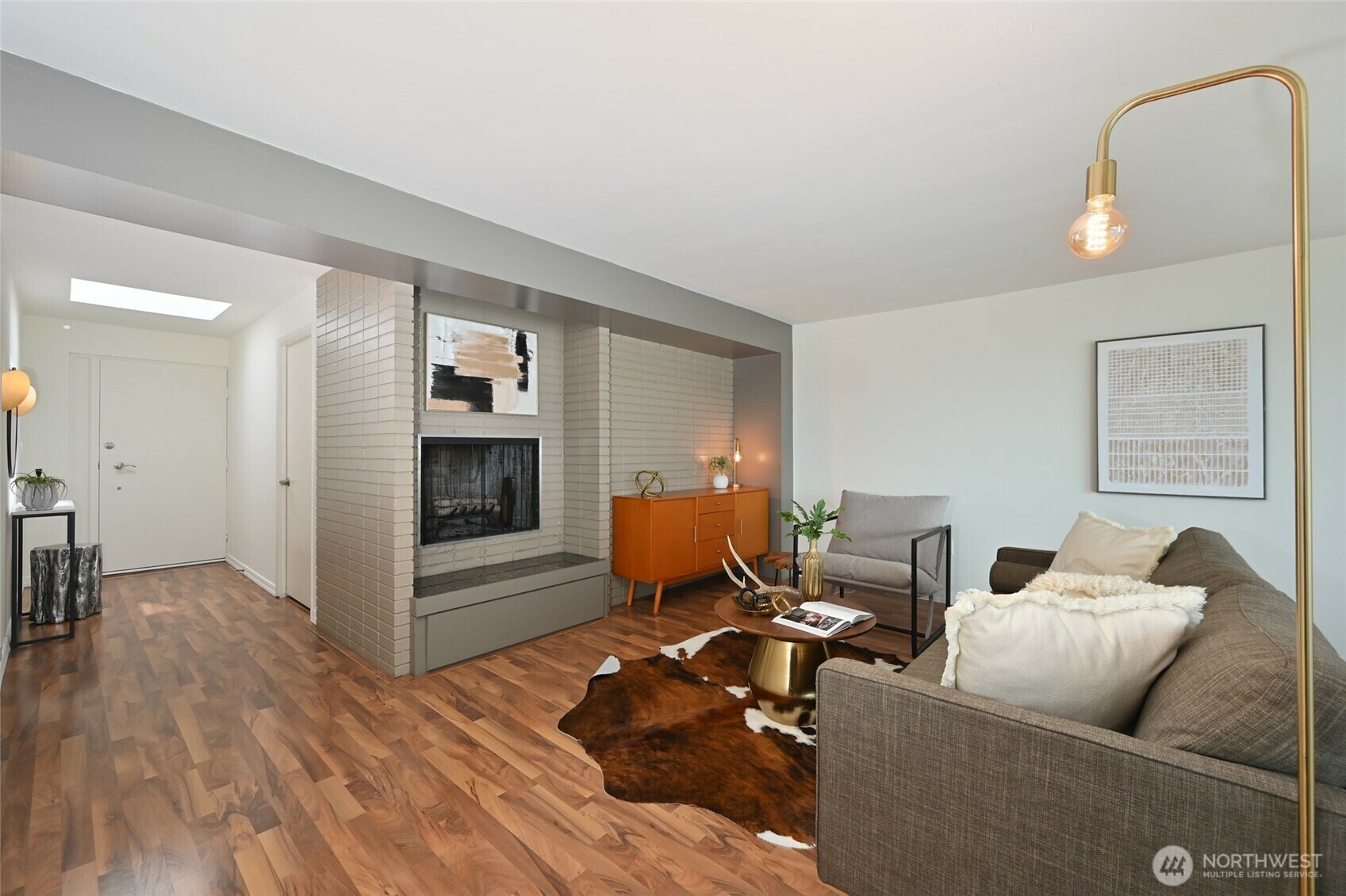 Property Photo: 1740 Melrose Avenue 802 WA 98122