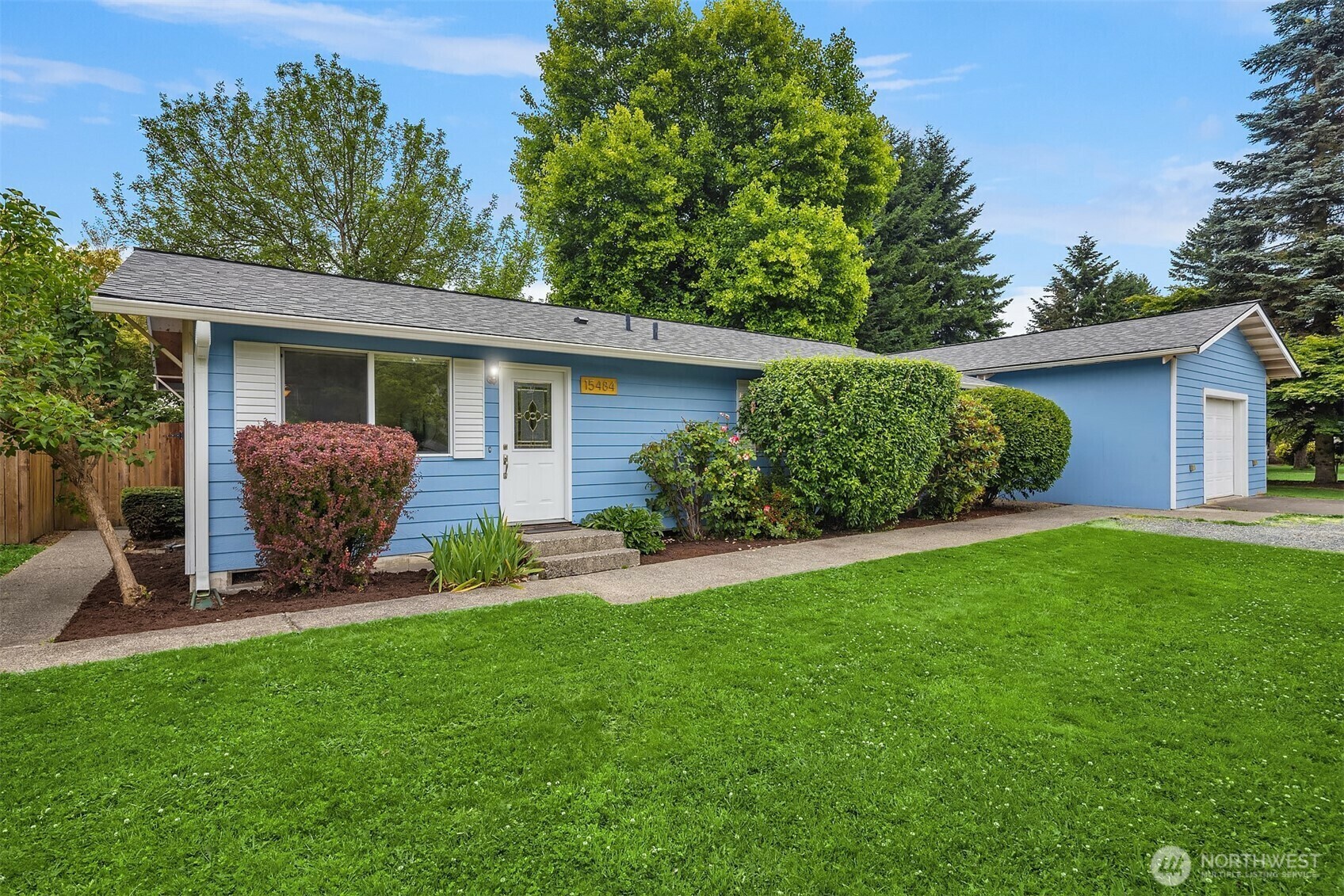 Property Photo: 15484 174th Avenue SE WA 98272