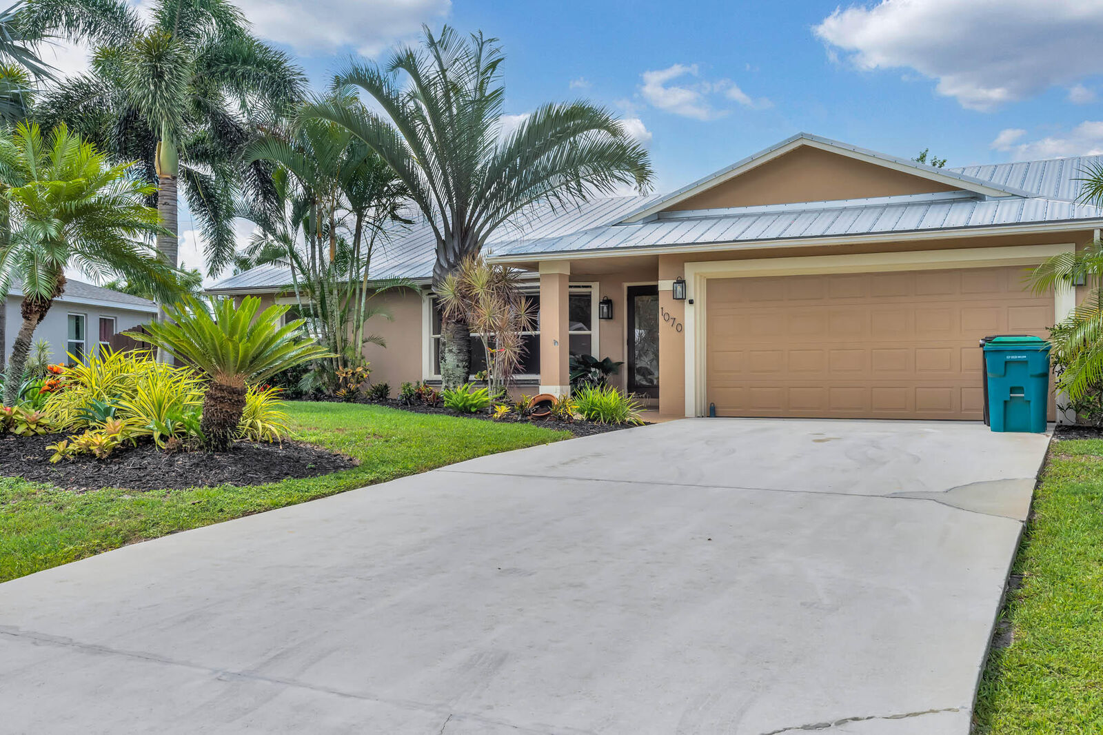 Property Photo:  1070 SW Jennifer Terrace  FL 34953