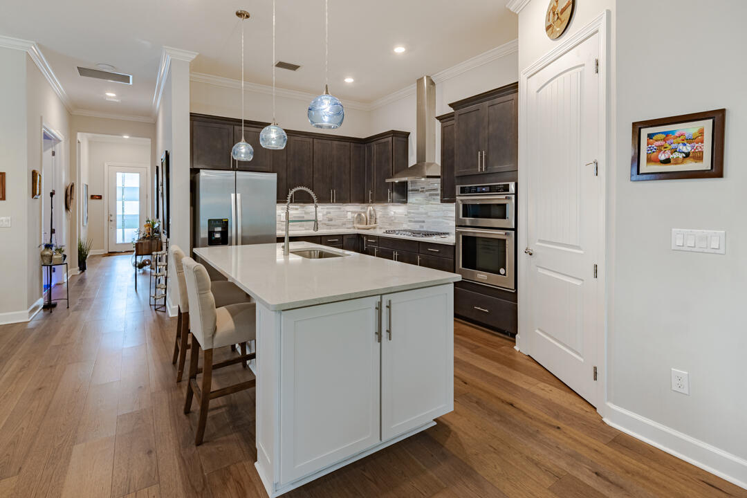 Property Photo: 559 SE Villandry Way FL 34984