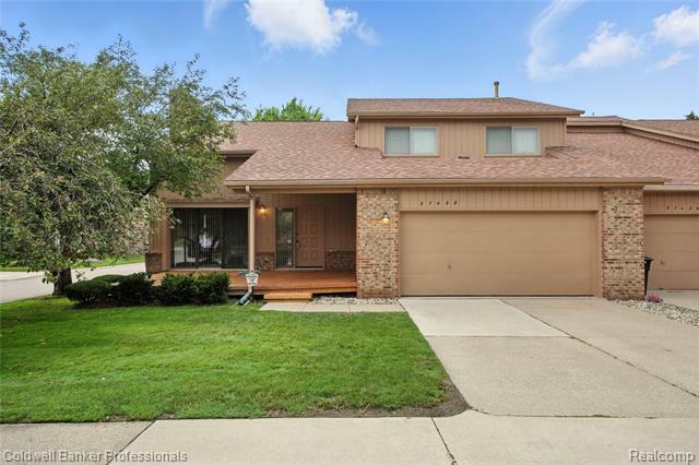 Property Photo: 37438 N Laurel Park Drive MI 48152