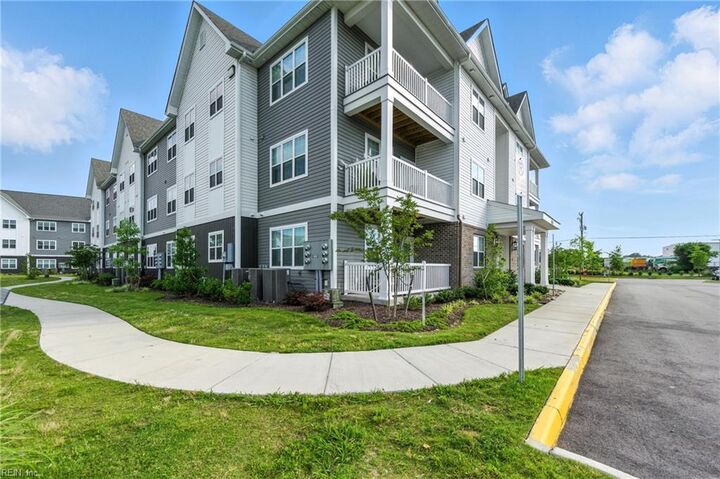 Property Photo: 1509 Waitsel Dr 303 VA 23320
