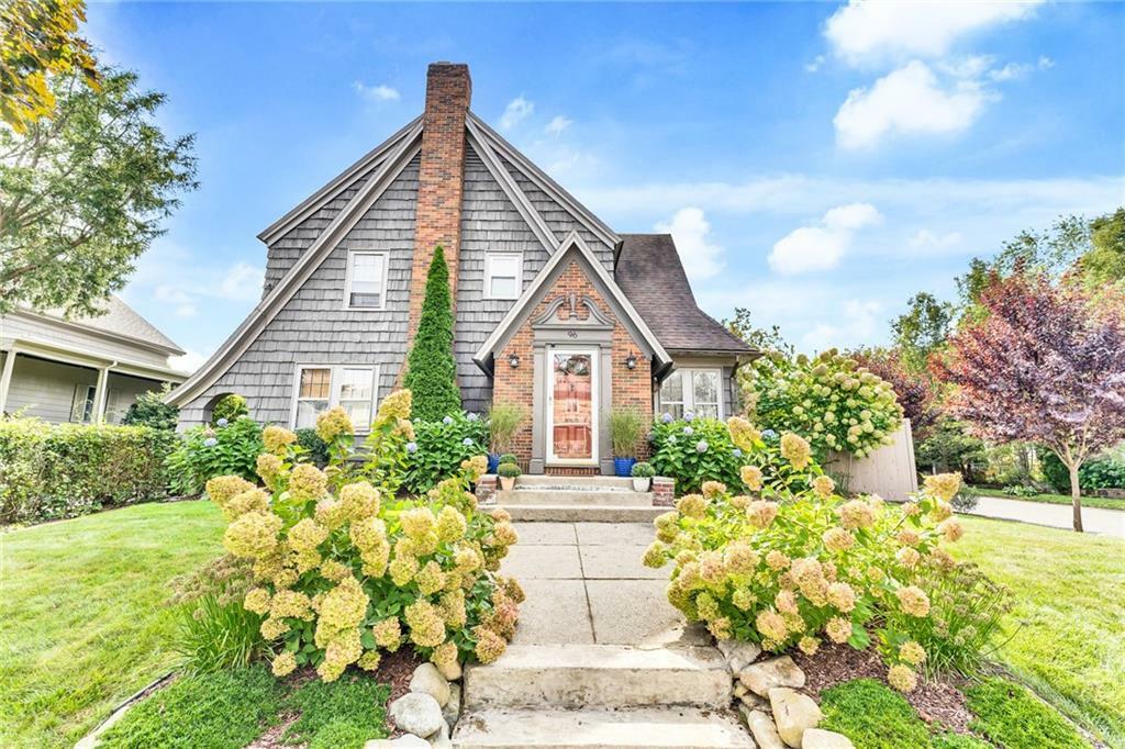 Property Photo: 96 Bluff Avenue RI 02905