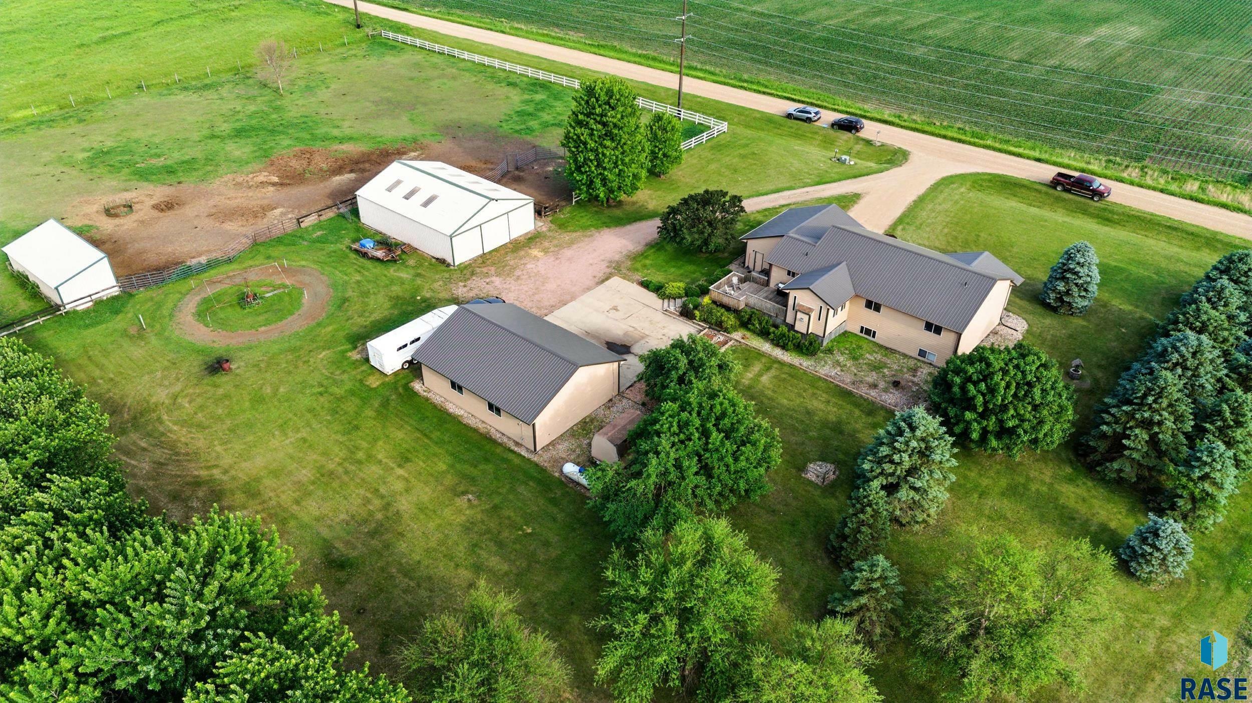 Property Photo: 46946 274th St SD 57039-5403