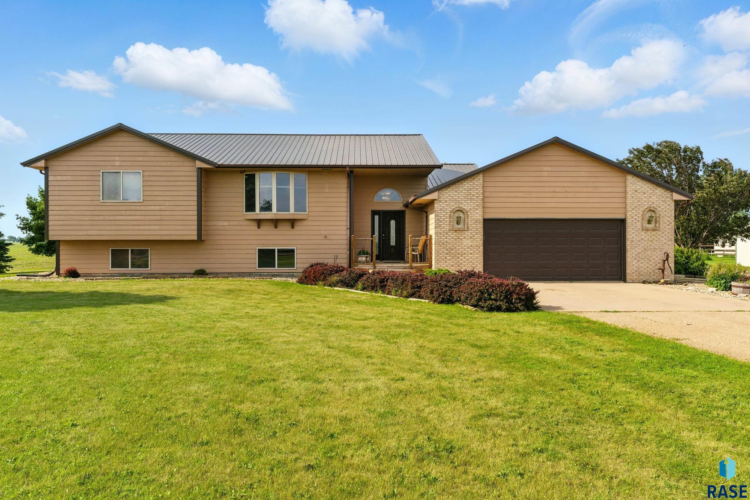 46946 274th St  Lennox SD 57039-5403 photo