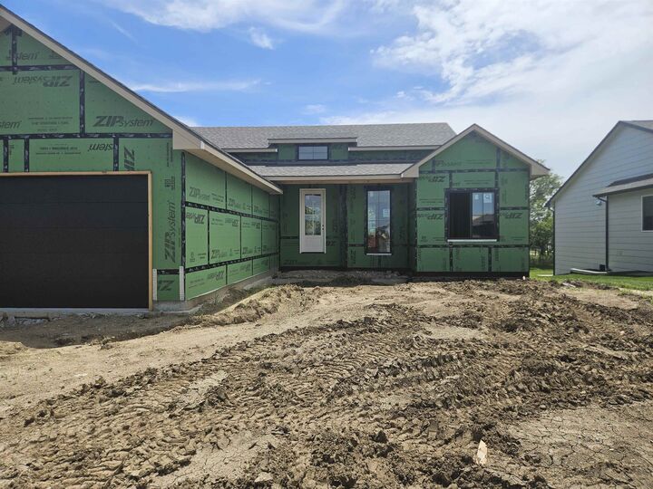 Property Photo: 1029 W Silverstone Ct KS 67002