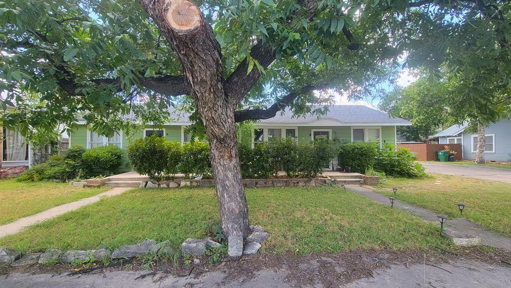 Property Photo: 121 N Van Buren St TX 76901