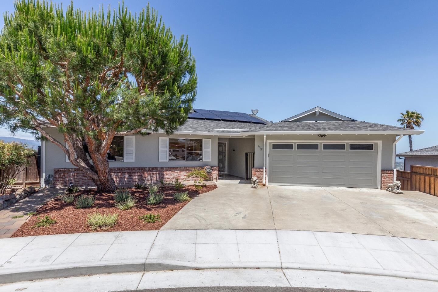 Property Photo: 608 Highview Court CA 94403