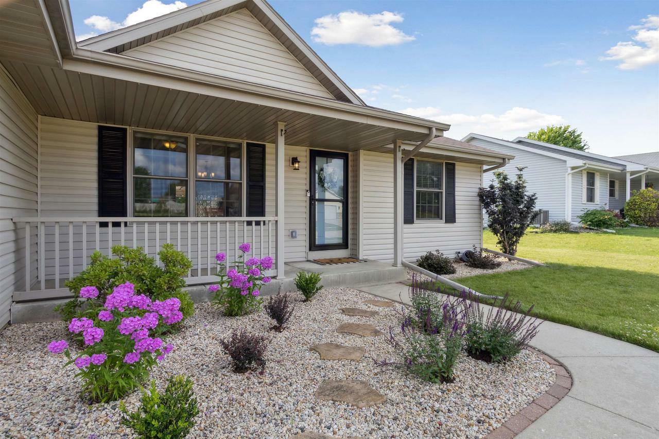 Property Photo: 4617 Parkwood Drive WI 53563