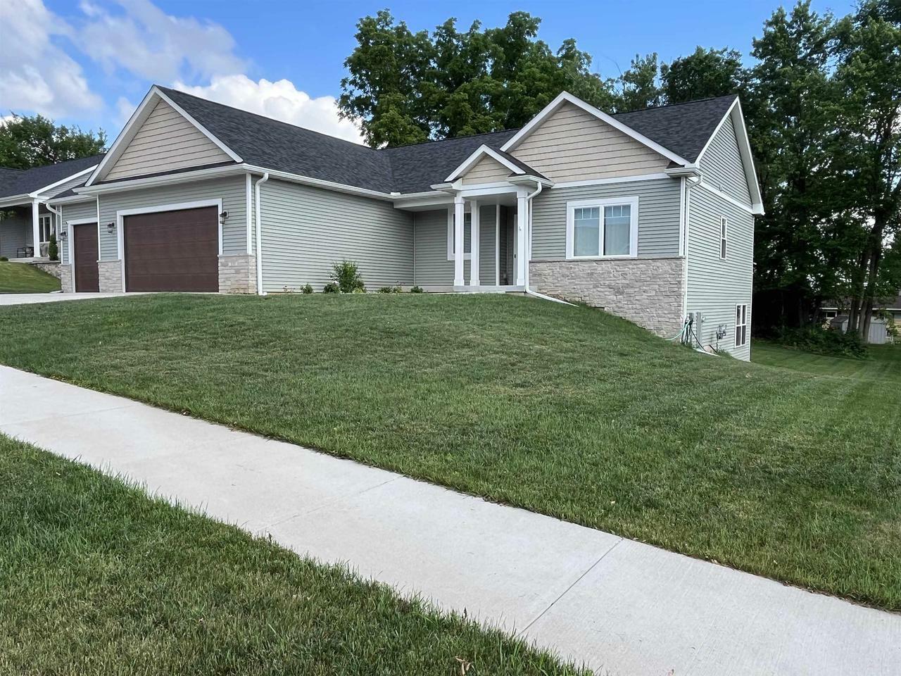 539 Greenway Point Drive  Janesville WI 53548 photo