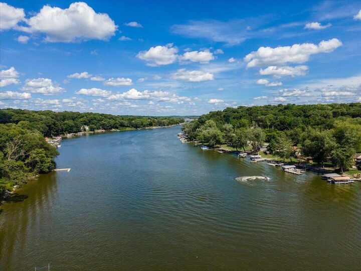 Property Photo:  442 East Richardson Springs Road  WI 53534 