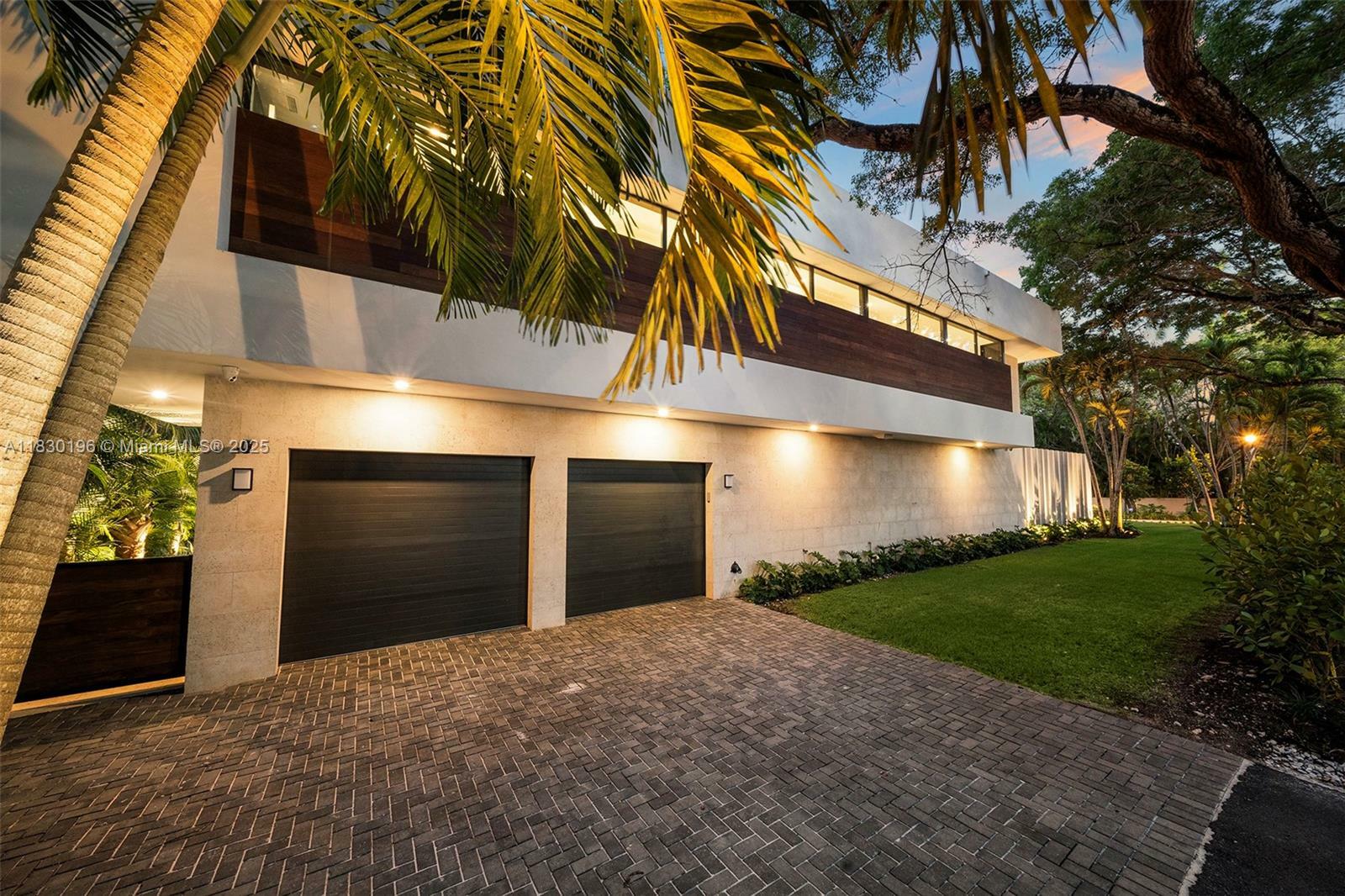 Property Photo: 4041 S Le Jeune Rd FL 33146