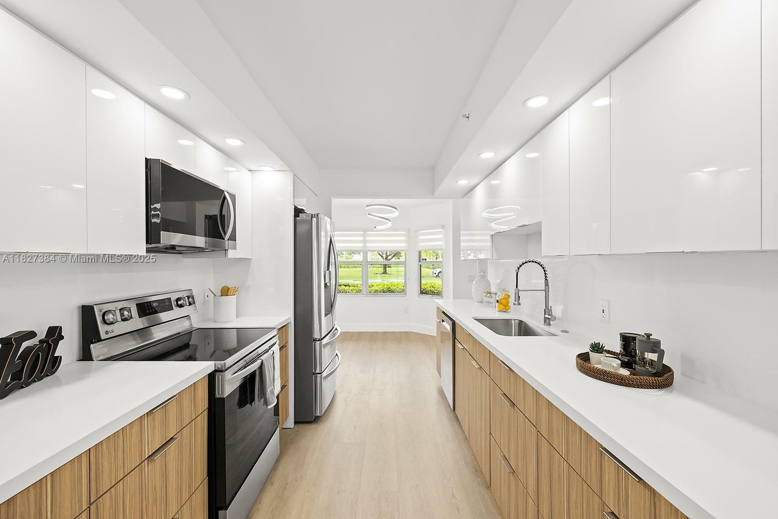 Property Photo: 550 SW 138th Ave 112K FL 33027