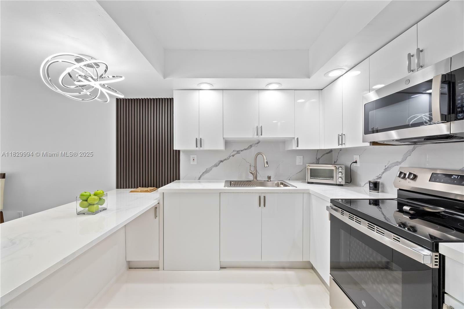 Property Photo: 8810 SW 132nd Pl 101dn FL 33186