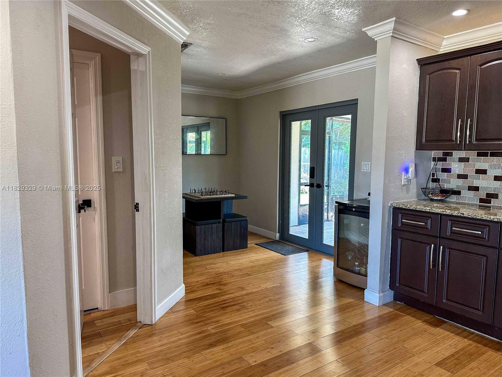 Property Photo: 2000 SW 98th Ter FL 33025